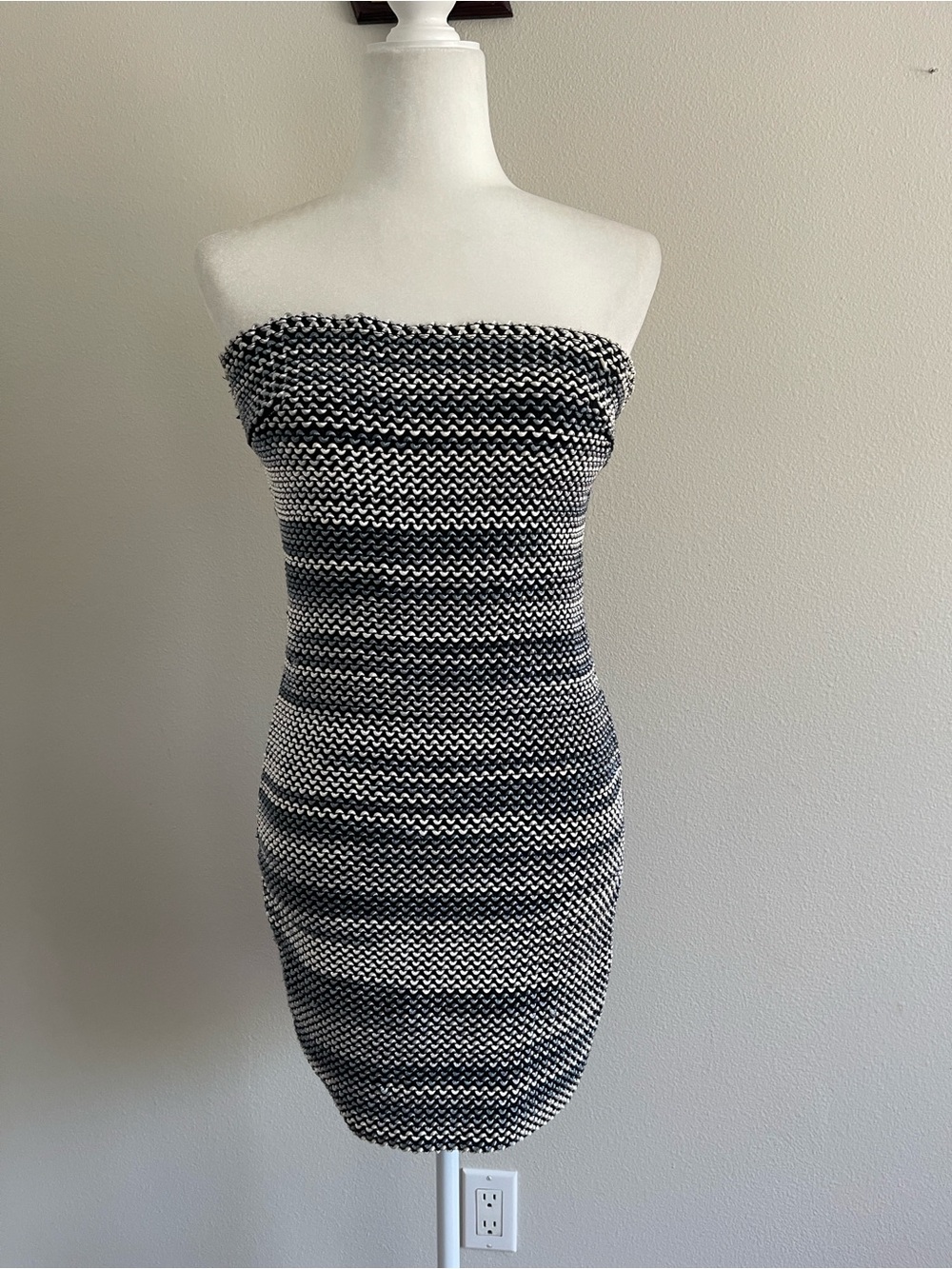 2B Bebe Black & White Strapless Knit Bodycon Dress